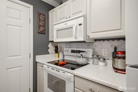 33020 10th Avenue SW Federal Way WA 98023