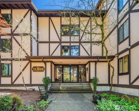 4501 Grandview Drive W University Place WA 98466