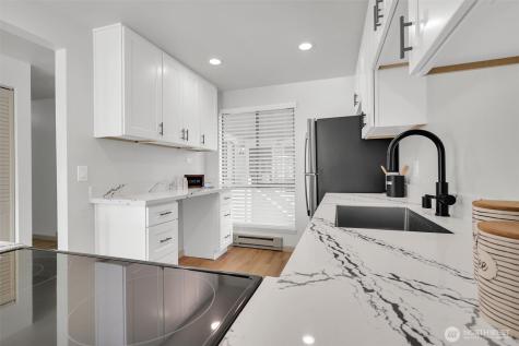 10218 NE 16th Street Bellevue WA 98004