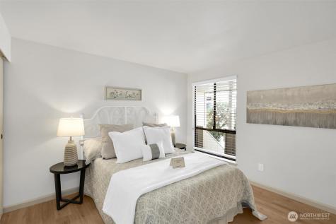 10218 NE 16th Street Bellevue WA 98004