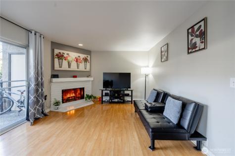 323 75th Street SE Everett WA 98203