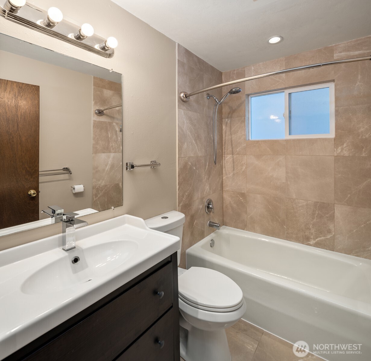 5220 21st Avenue NE Seattle WA 98105