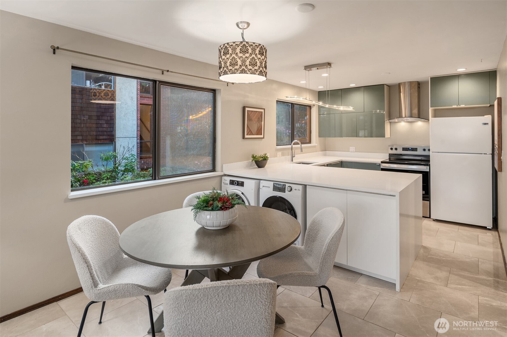 5220 21st Avenue NE Seattle WA 98105