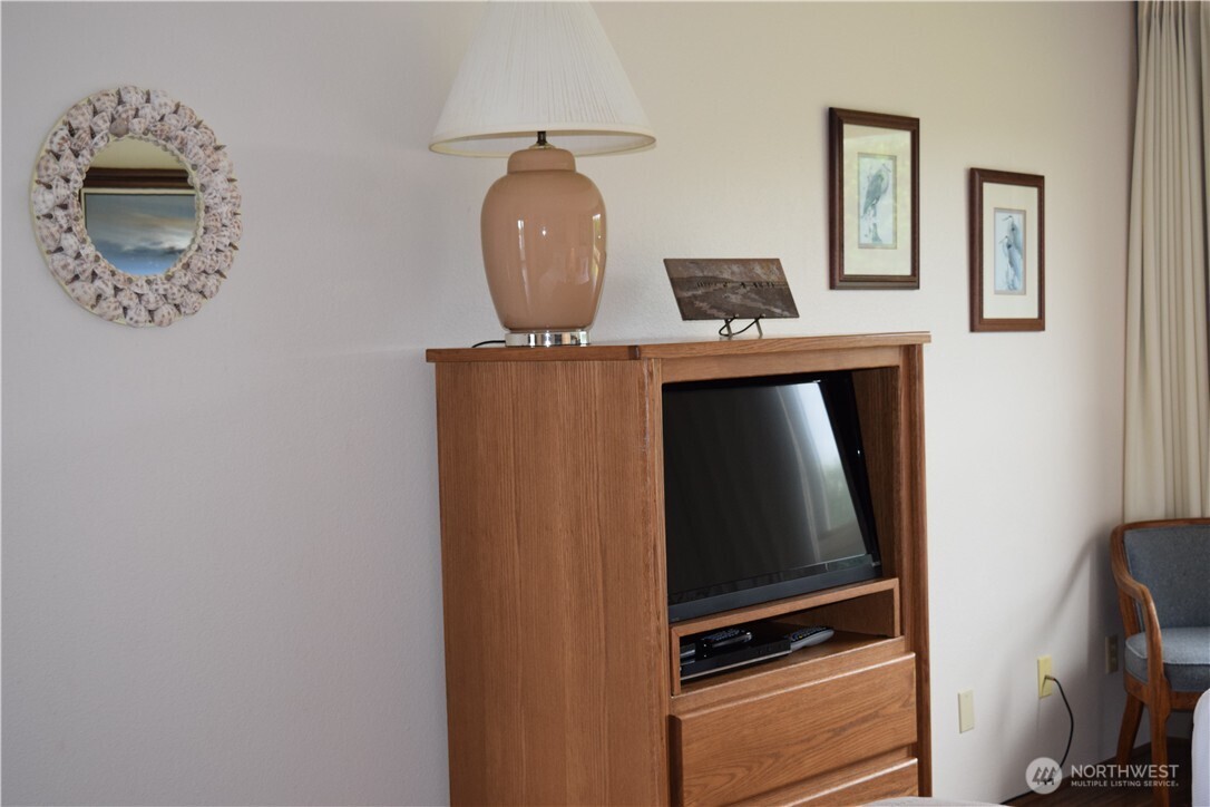 643 Ocean Shores Boulevard NW Ocean Shores WA 98569