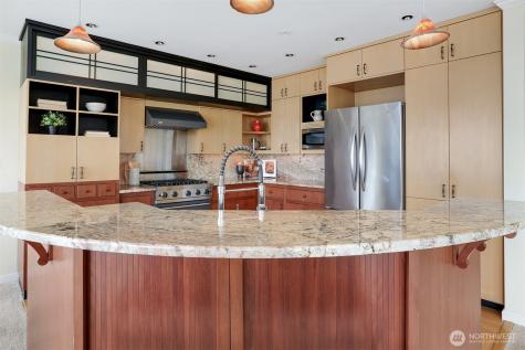 6042 Seaview Avenue NW Seattle WA 98107