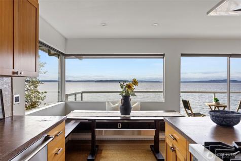7125 Beach Drive SW Seattle WA 98136