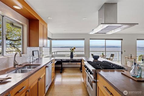 7125 Beach Drive SW Seattle WA 98136