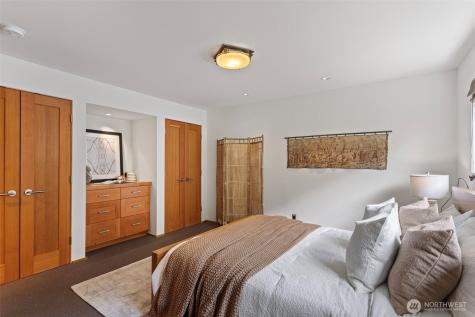 7125 Beach Drive SW Seattle WA 98136