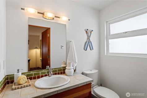 7125 Beach Drive SW Seattle WA 98136