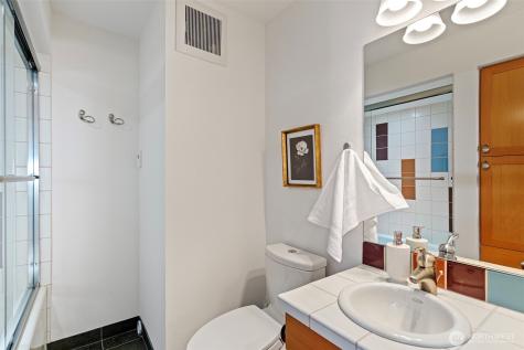 7125 Beach Drive SW Seattle WA 98136