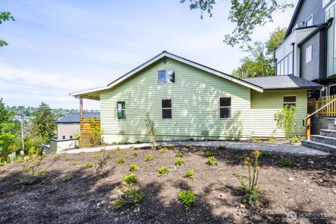 4582 22nd Avenue SW Seattle WA 98106