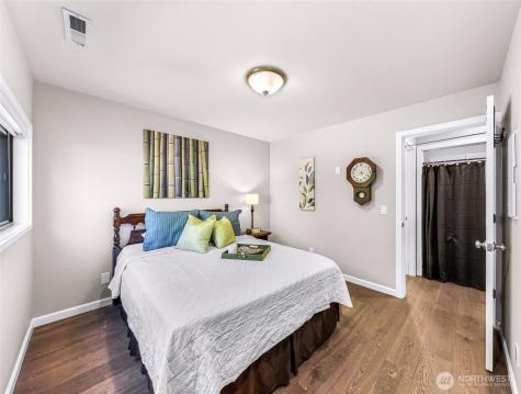 11230 NE 68th Street Kirkland WA 98033
