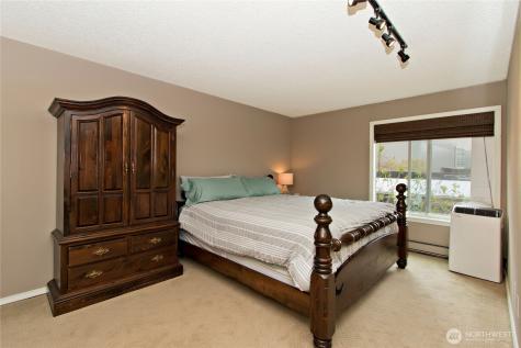 5021 Ripley Lane N Renton WA 98056