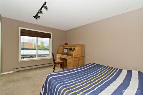 5021 Ripley Lane N Renton WA 98056