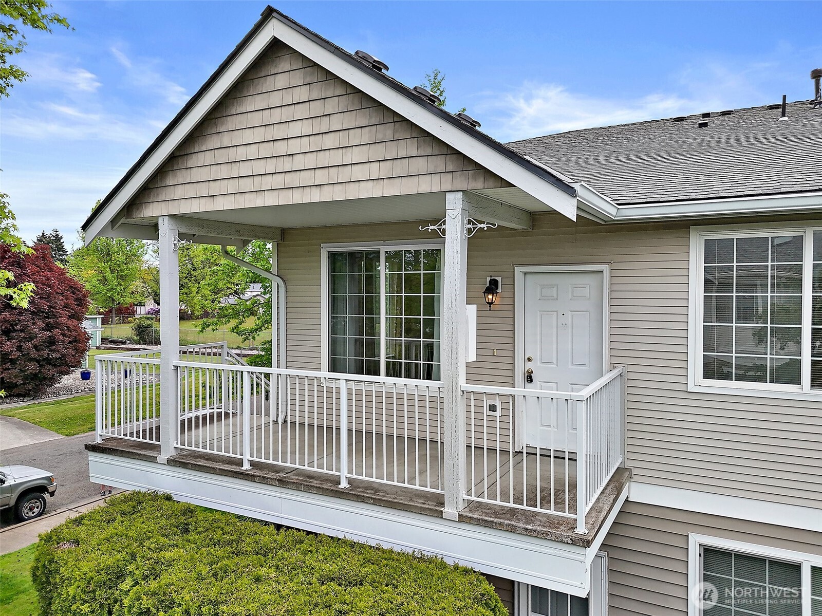 1002 9th Avenue SE Puyallup WA 98372