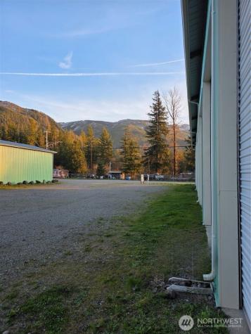 40807 State Route 2 Gold Bar WA 98251