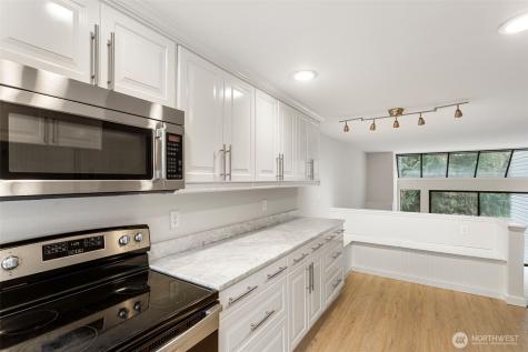 19805 15th Avenue NE Shoreline WA 98155