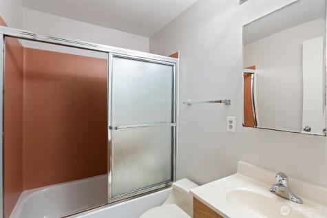 19805 15th Avenue NE Shoreline WA 98155