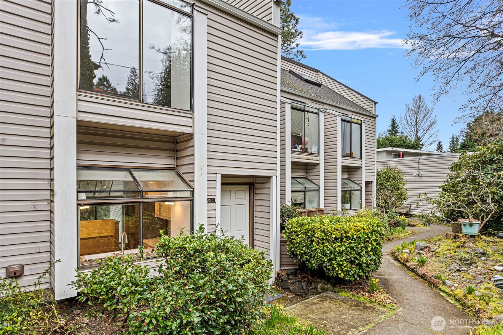19805 15th Avenue NE Shoreline WA 98155