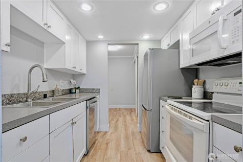 10401 NE 32nd Place Bellevue WA 98004