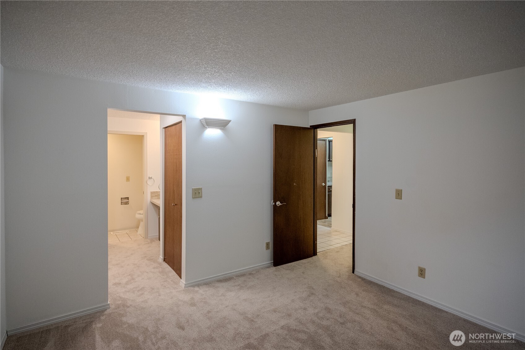 9904 NE 124th Street Kirkland WA 98034