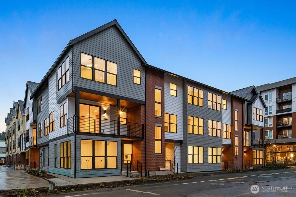 687 NW Locust St (Homesite #13) Issaquah WA 98027