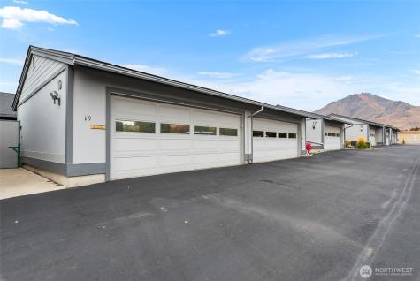 1310 Castlerock Avenue Wenatchee WA 98801