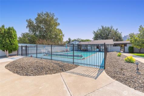 1310 Castlerock Avenue Wenatchee WA 98801