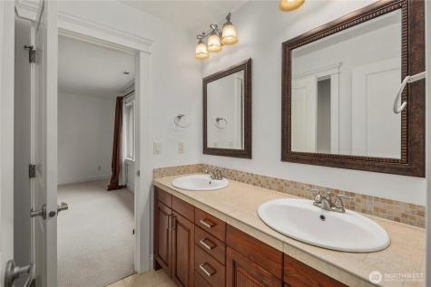 10407 NE 17th Street Bellevue WA 98004