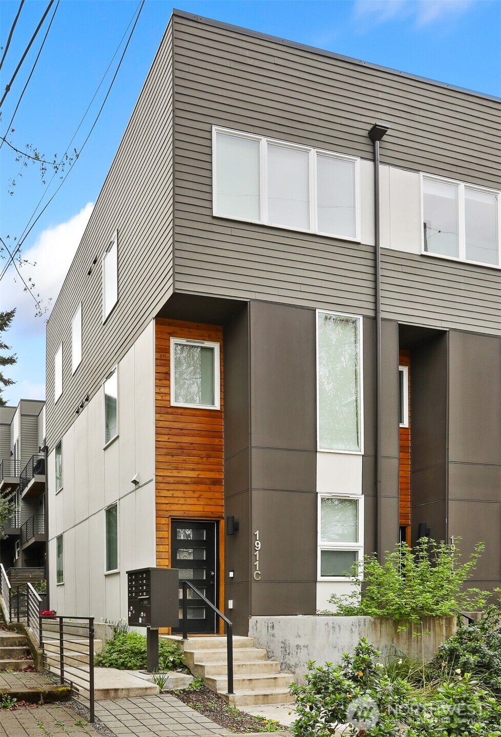 1913 15th Avenue S Seattle WA 98144