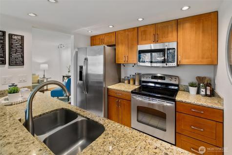 16929 Inglewood Road NE Kenmore WA 98028