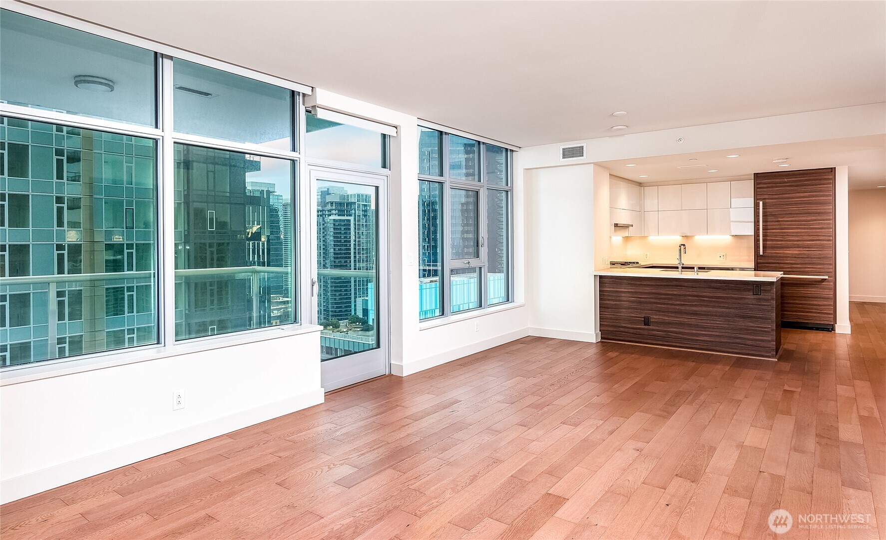 588 Bell Street Seattle WA 98121
