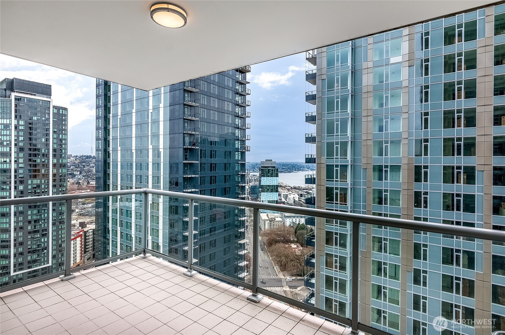 588 Bell Street Seattle WA 98121