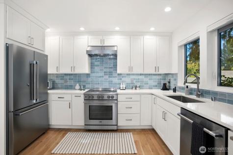 10421 41st Avenue SW Seattle WA 98146