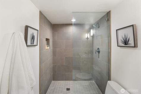3905 4th Avenue NE Seattle WA 98105