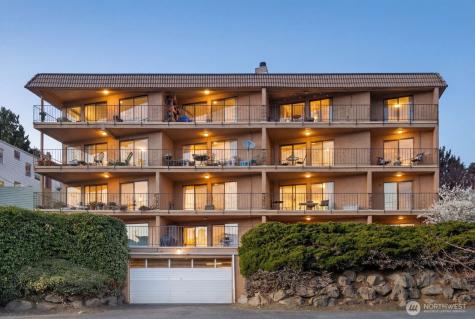 3905 4th Avenue NE Seattle WA 98105