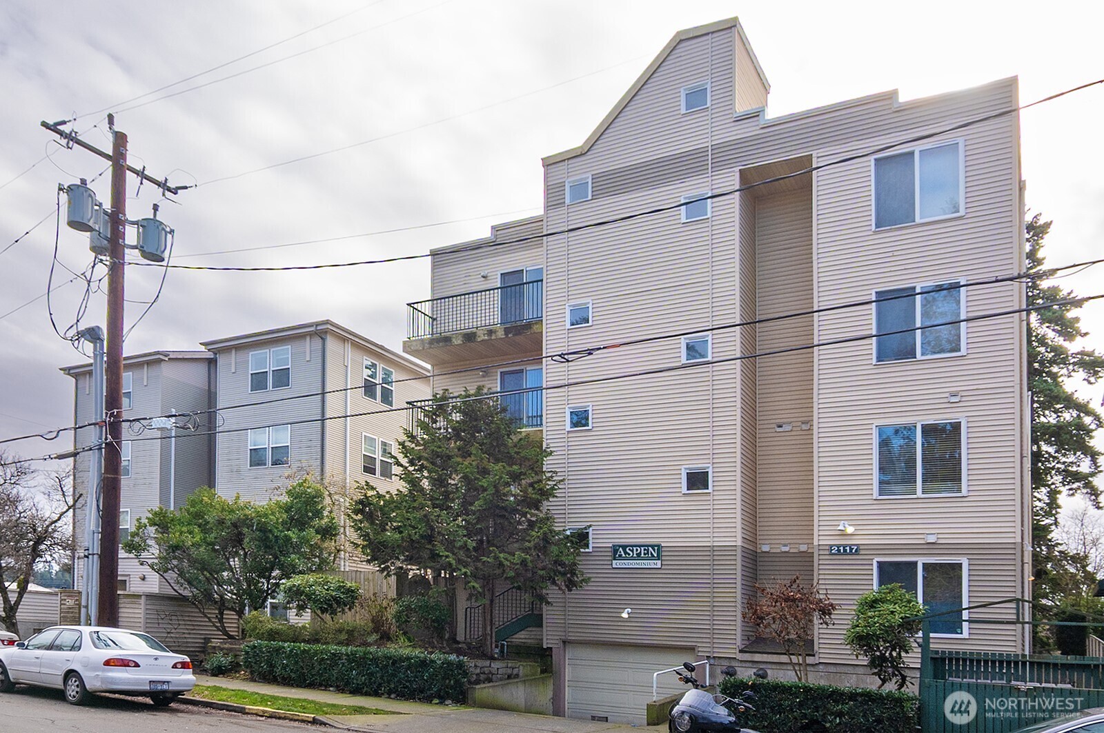 2117 N 107th Street Seattle WA 98133