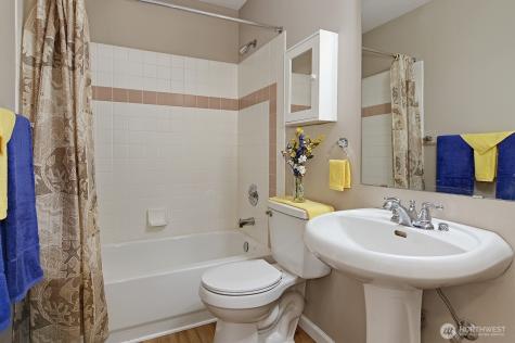 2117 N 107th Street Seattle WA 98133