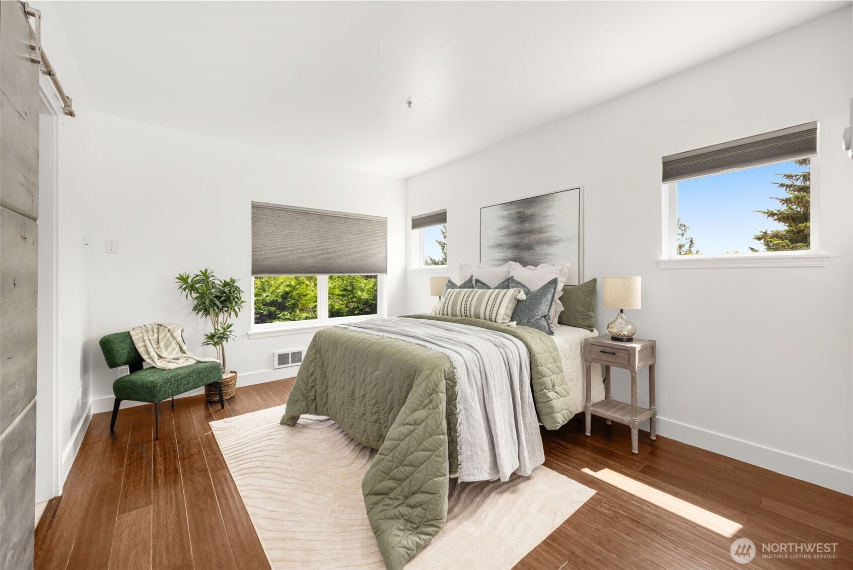 3221 SW Avalon Way Seattle WA 98126