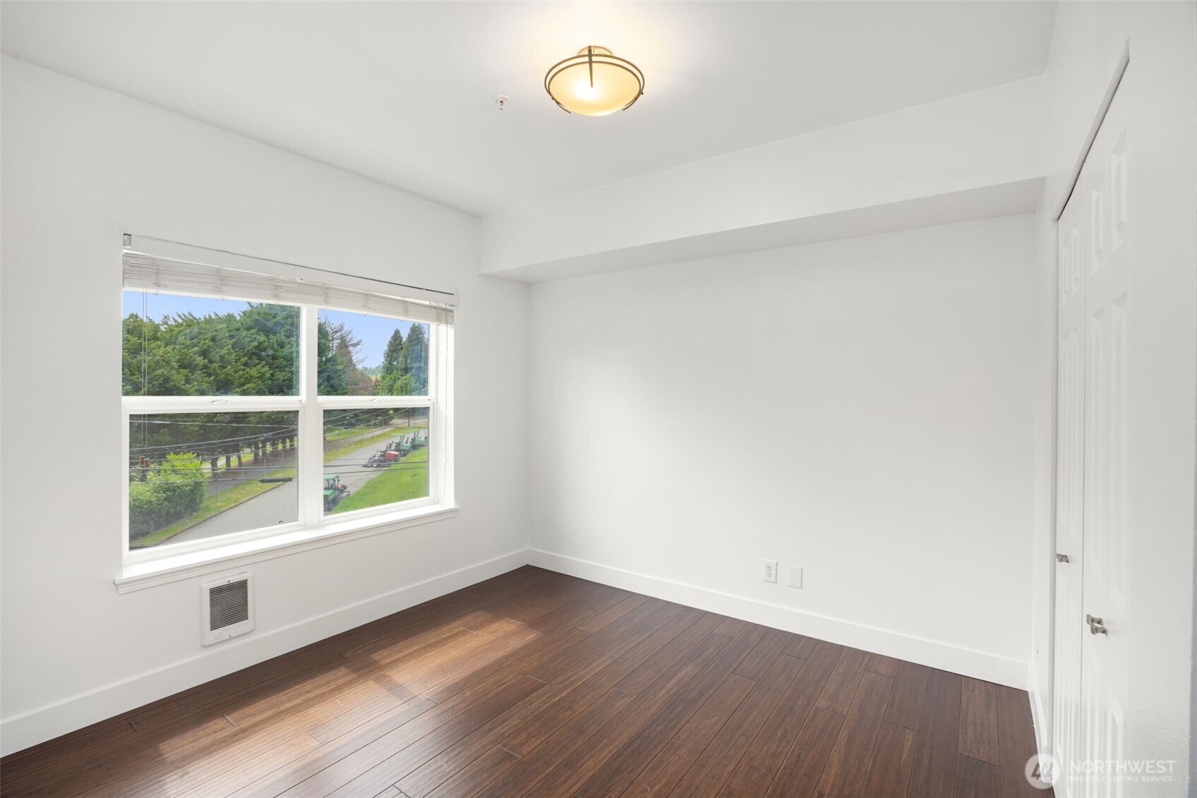 3221 SW Avalon Way Seattle WA 98126