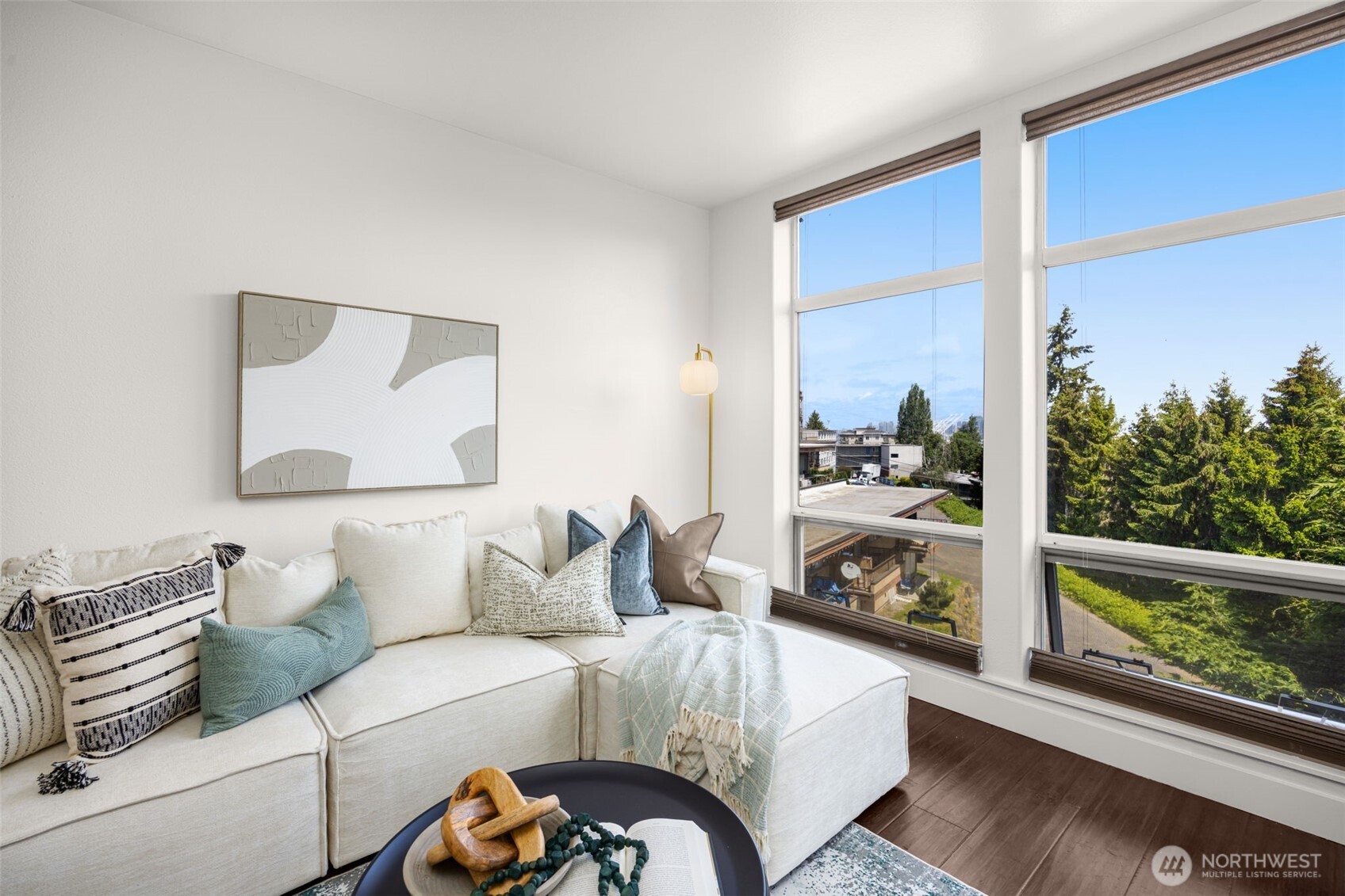 3221 SW Avalon Way Seattle WA 98126