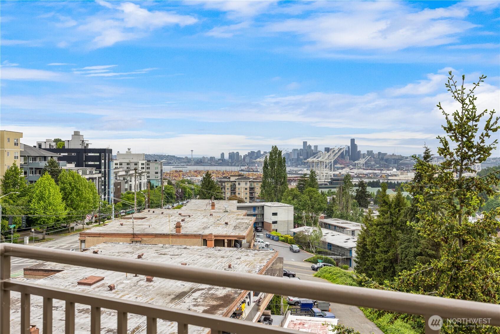 3221 SW Avalon Way Seattle WA 98126