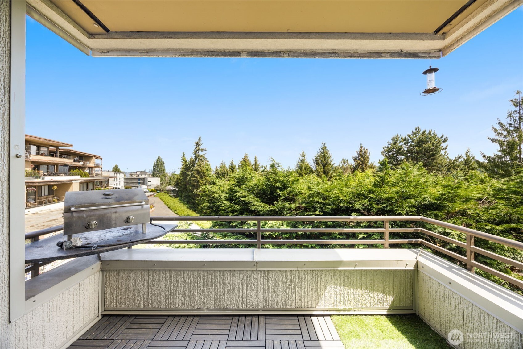 3221 SW Avalon Way Seattle WA 98126