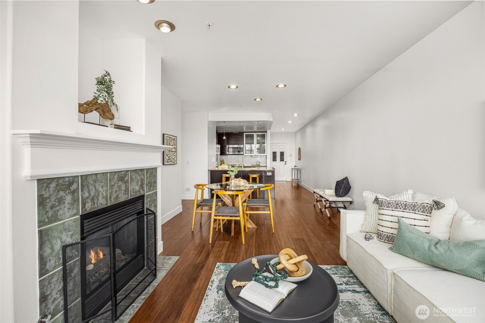 3221 SW Avalon Way Seattle WA 98126