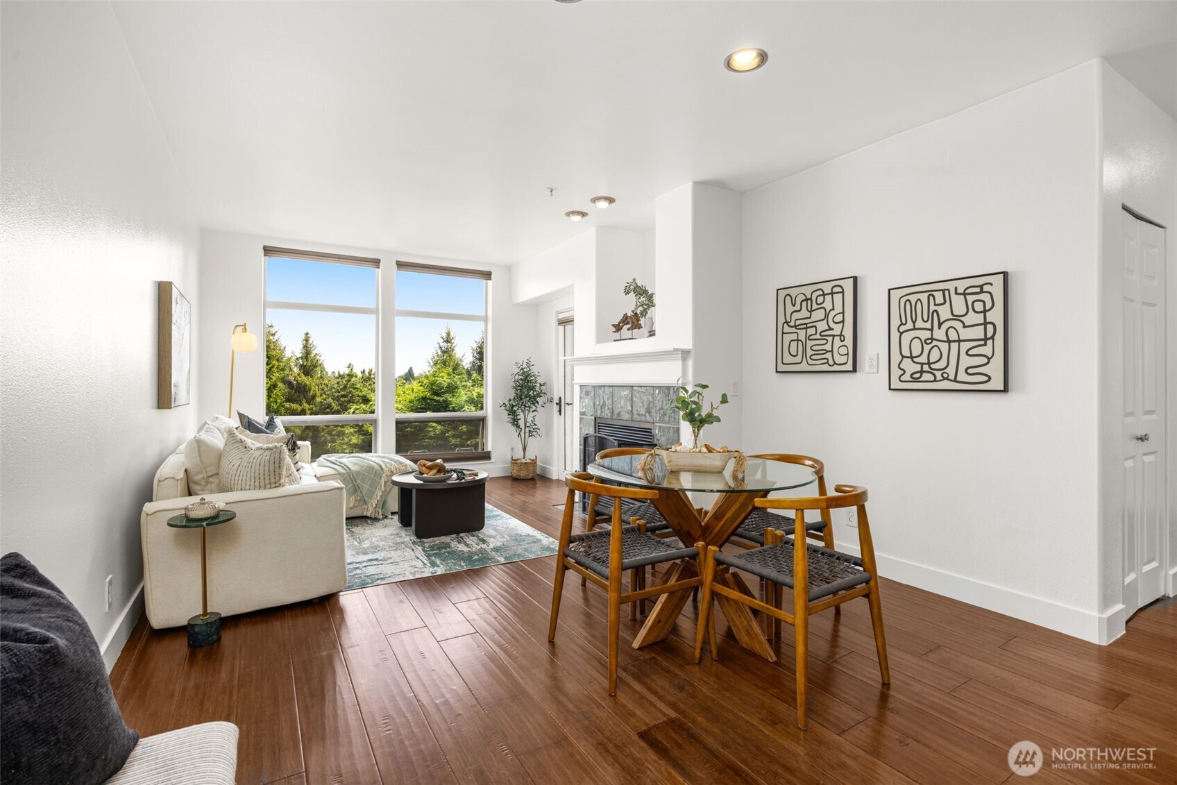 3221 SW Avalon Way Seattle WA 98126