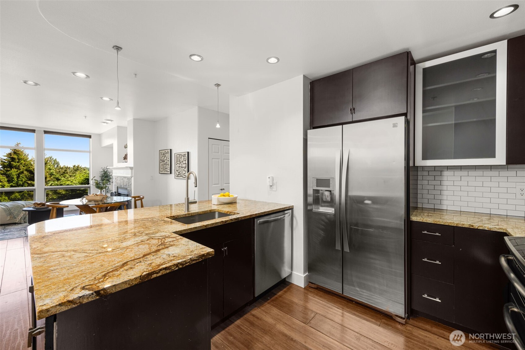 3221 SW Avalon Way Seattle WA 98126