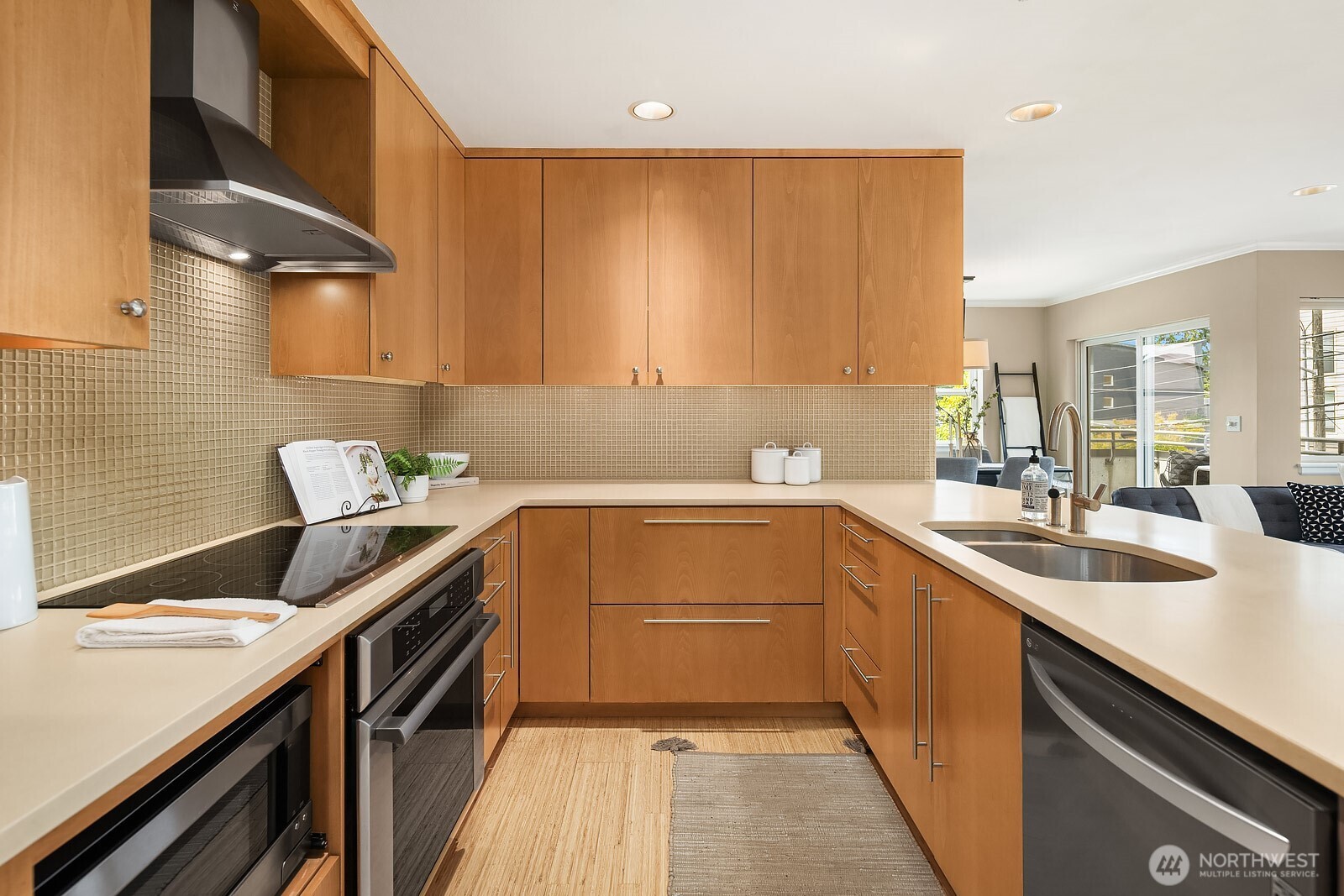 1417 Queen Anne Avenue N Seattle WA 98109