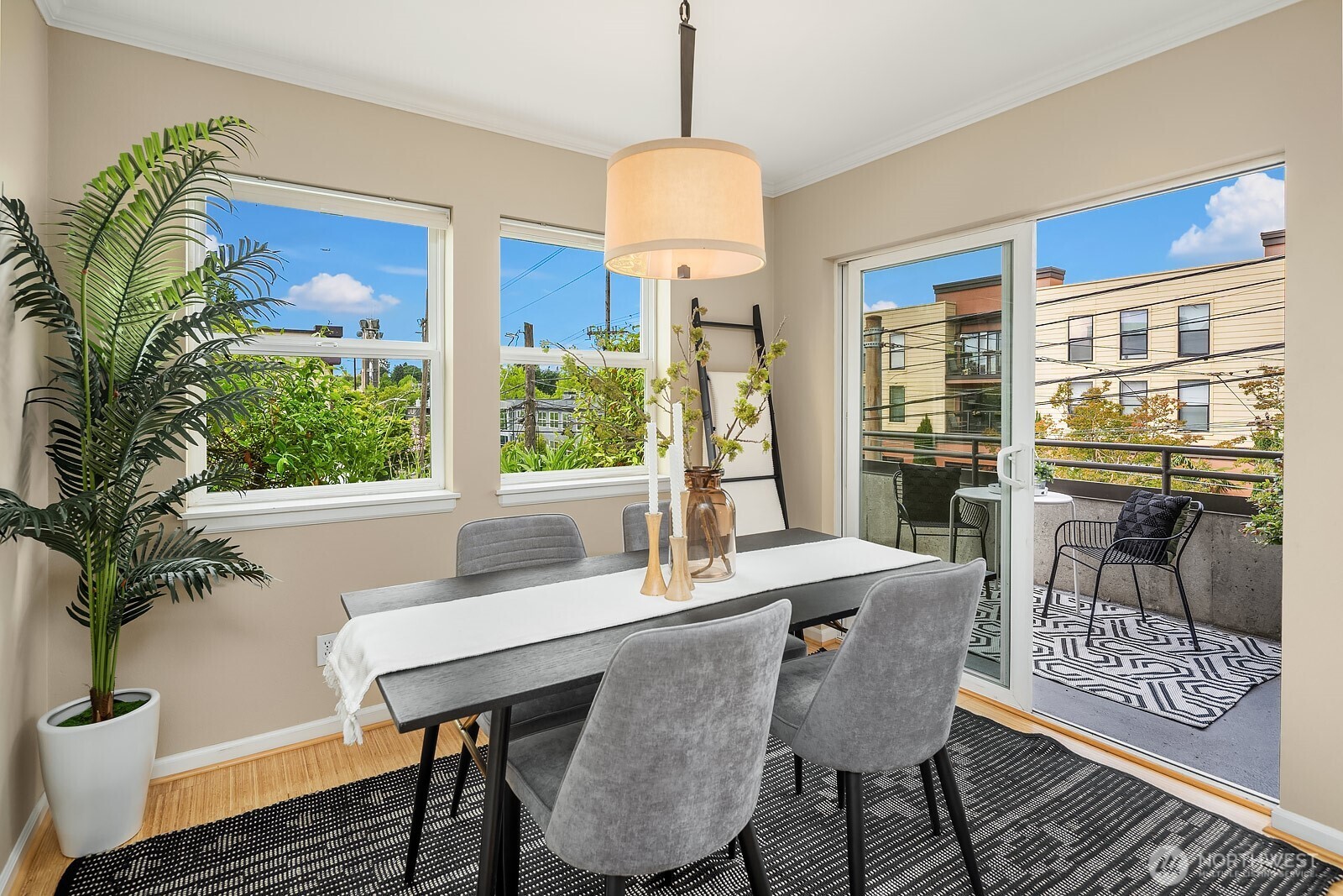 1417 Queen Anne Avenue N Seattle WA 98109