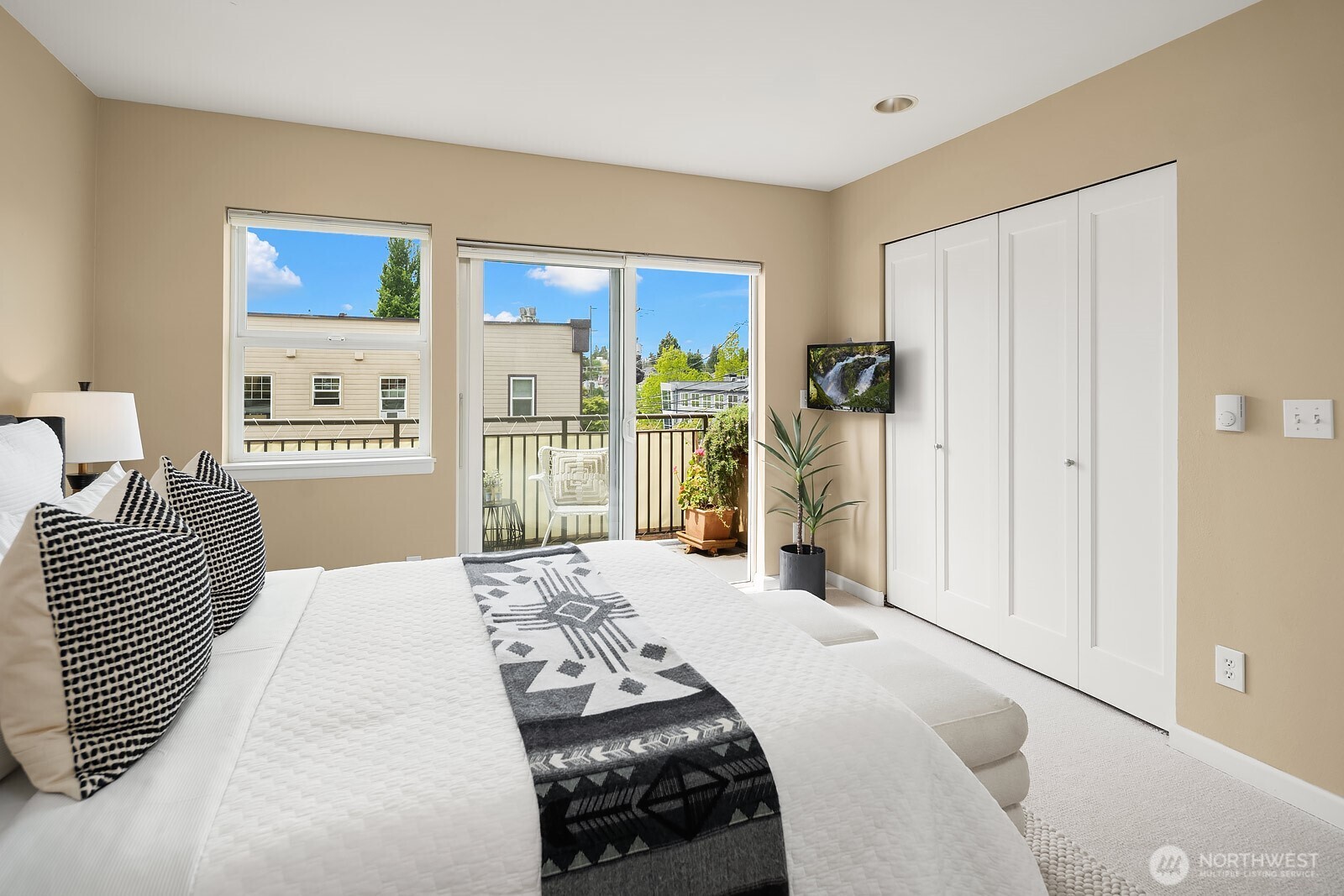 1417 Queen Anne Avenue N Seattle WA 98109