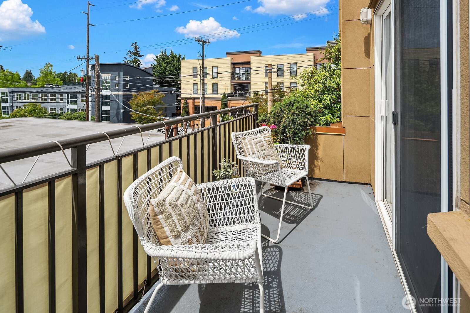 1417 Queen Anne Avenue N Seattle WA 98109